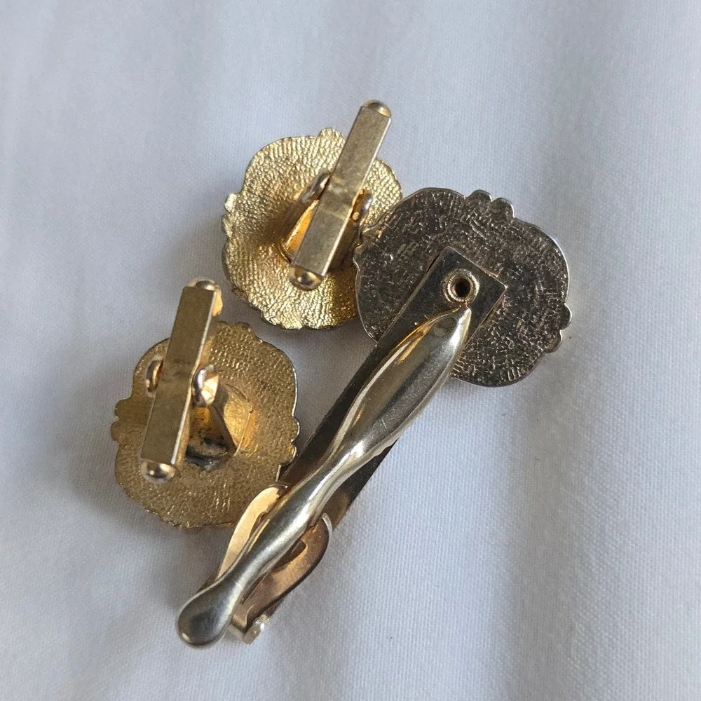 VTG Roman Knight Cufflinks Tie Clip Set Mens Gold Red Bar Intaglio Unbranded EUC